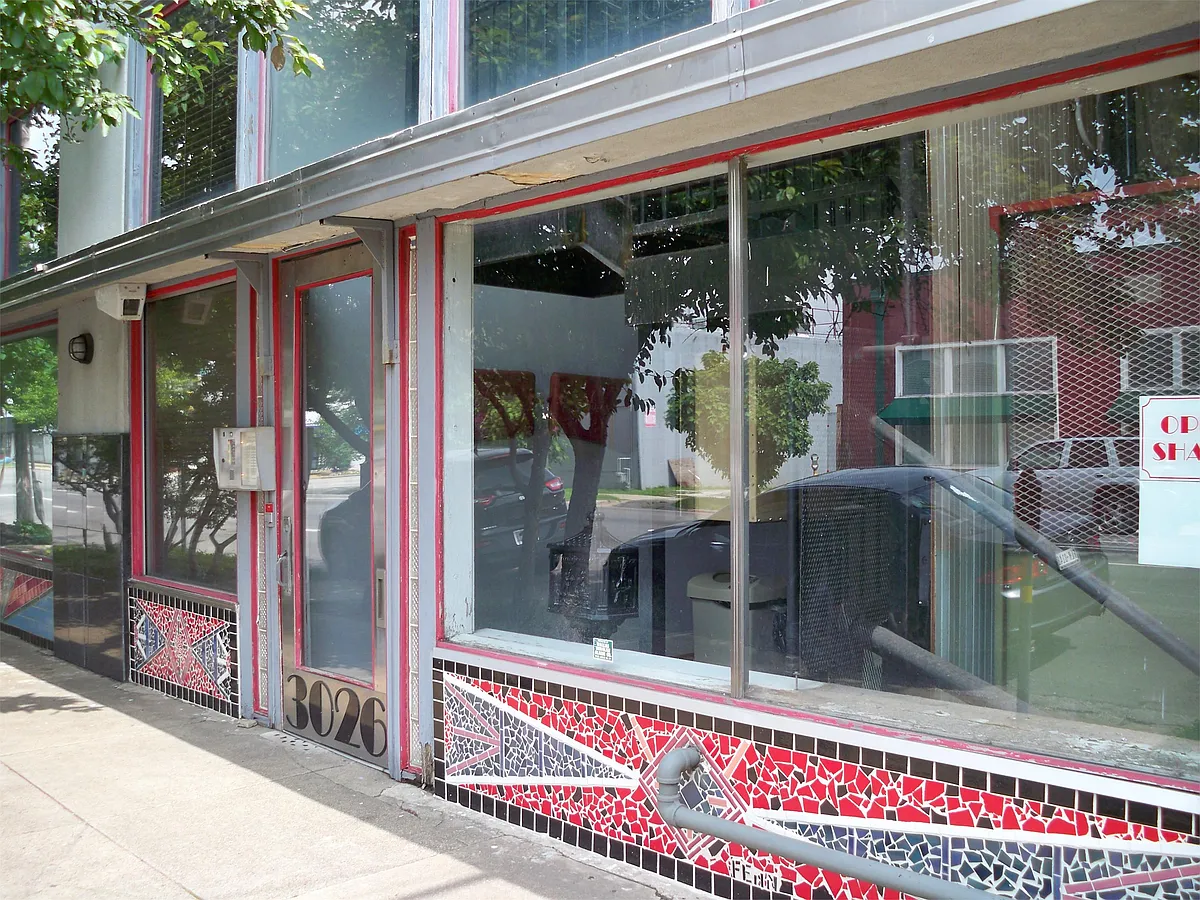 3026 Commerce; street entrance - 3026 Commerce St #205