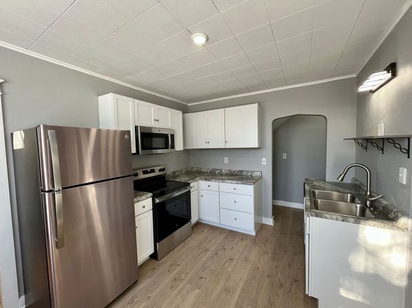 110 S State St, 110 S State St APT 2, Merrill, WI 54452