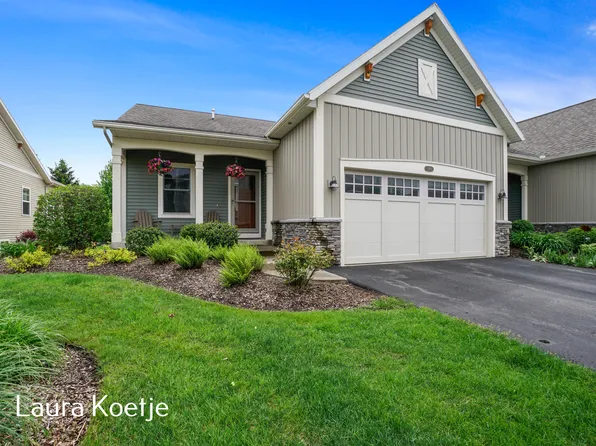 898 Center Park Dr, Byron Center, MI 49315