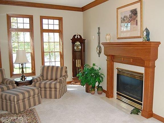 4th image of 10233 Peninsula Dr