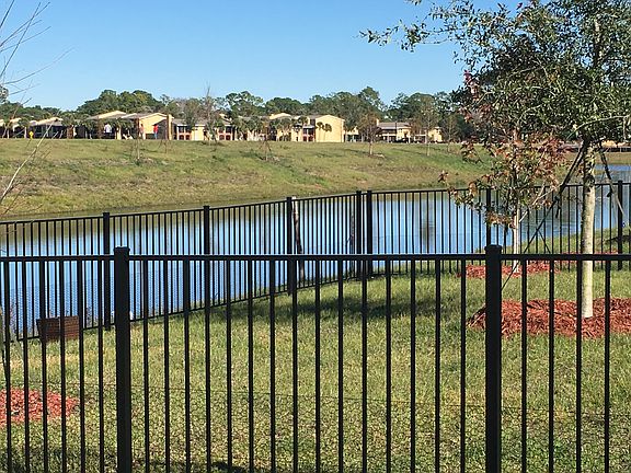5th image of 8129 Meadow Walk Ln