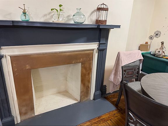 2nd image of 292 S Franklin St APT 1B