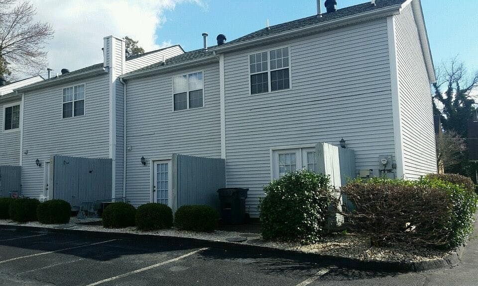 2nd image of 615 Carolina Ave