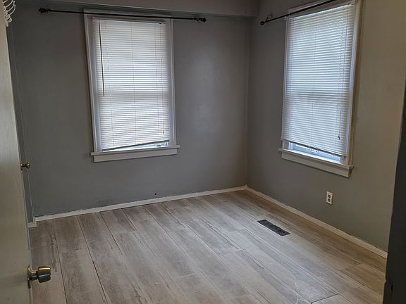 5th image of 1570 Edgehill Ave SE