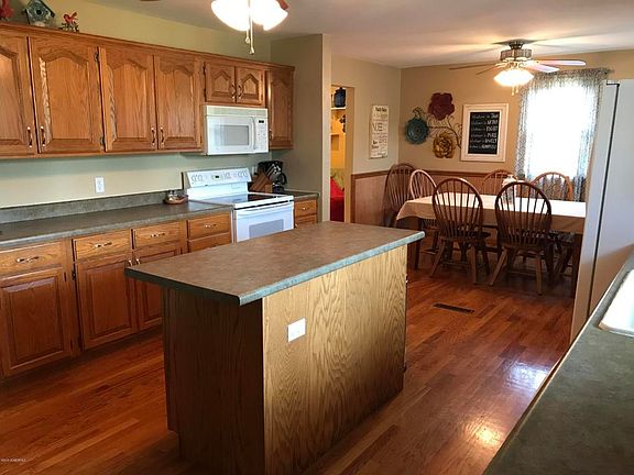 5th image of 2705 Garden View Dr