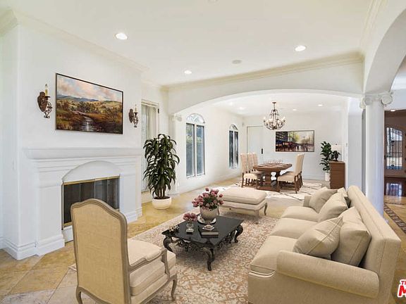 4th image of 241 S Beverly Dr