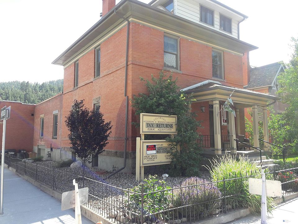 exterior of building, top two floors are the unit for rent!