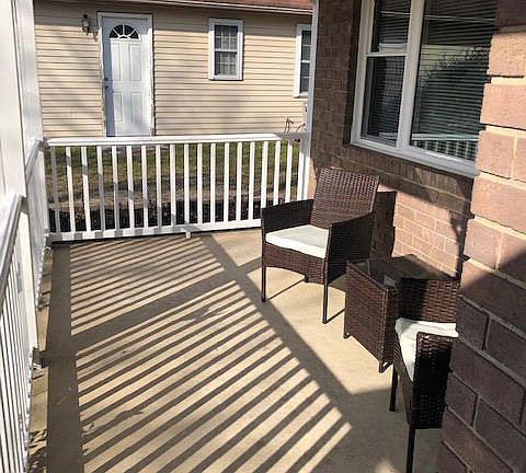 4th image of 42 Buckingham Dr