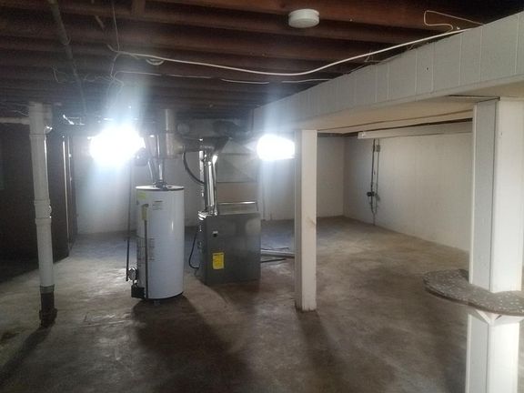 5th image of 8116 Zoe Dr