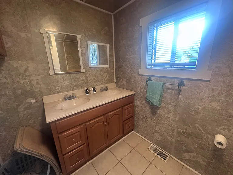 148 W Park Ave #2 — Photo 6
