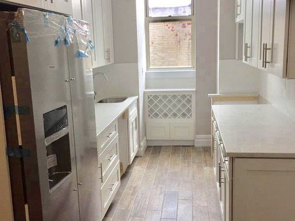 3rd image of 1925 A C Powell Blvd APT 2K2