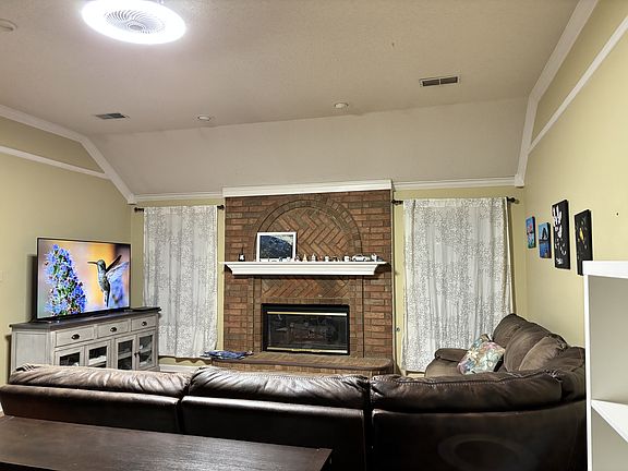 2nd image of 1077 Sugar Ln