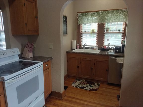 4th image of 2115 S 22nd St