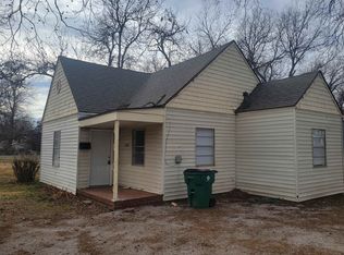 524 N Pine St, Waurika, OK 73573