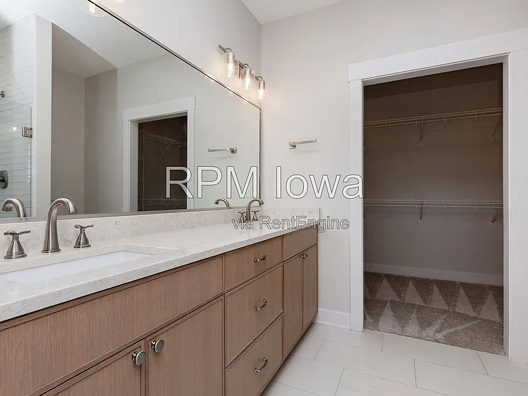 5901 NE Sherman Dr — Photo 13