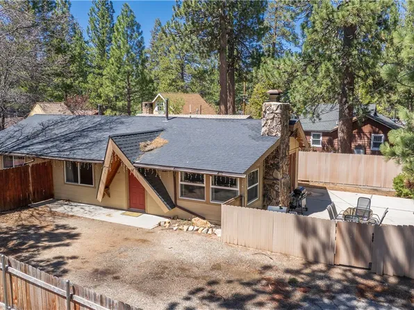 696 Lupin Ln, Big Bear Lake, CA 92315