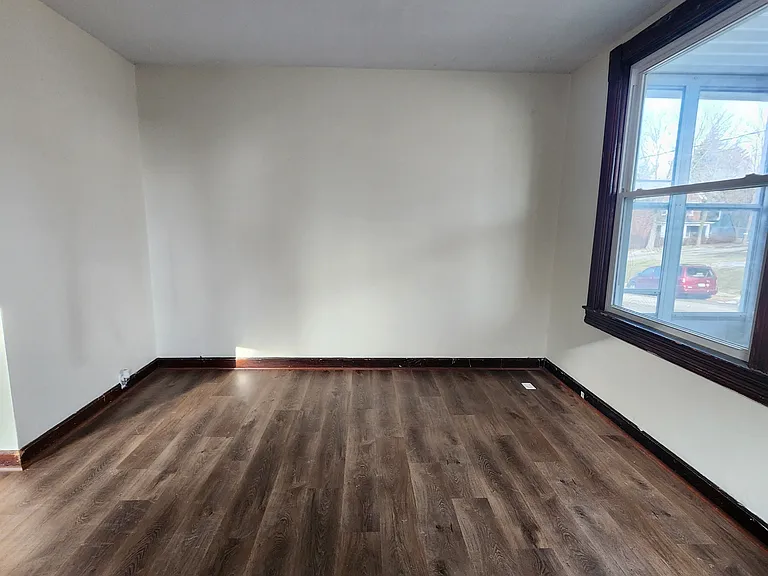 2259 Schroeder St — Photo 5