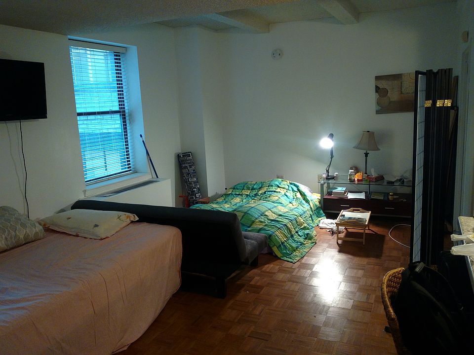 1st image of 150 W 51st St APT 1703