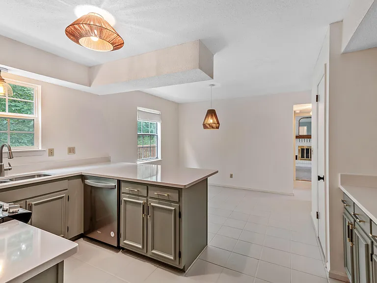 7830 Cove Ridge Dr — Photo 14