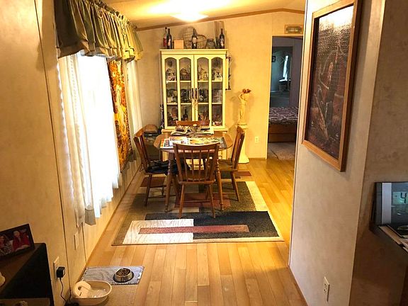 3rd image of 130 N Brook Pl