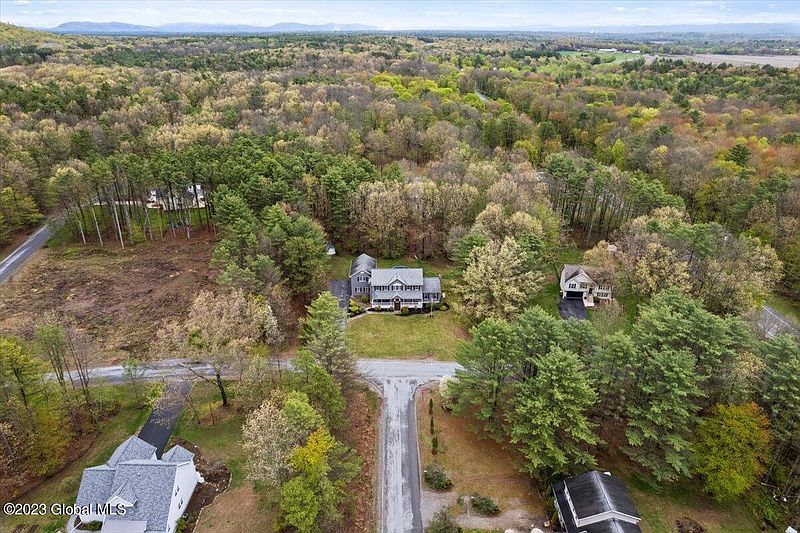 5th image of 3 Barrington Drive