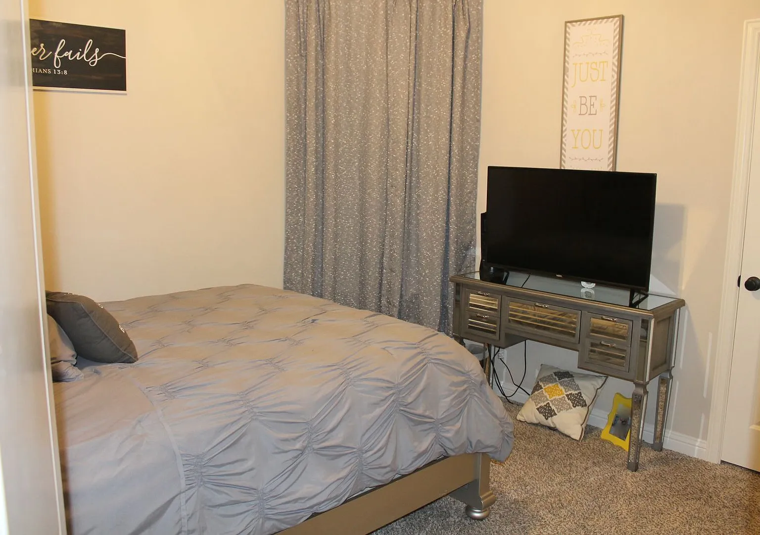 Modern 4BR/2BA Home in Desirable Granbury Location! — Photo 2