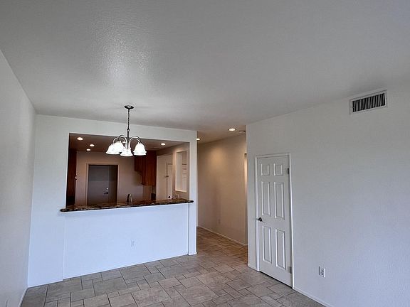 5th image of 12 Verdin Ln