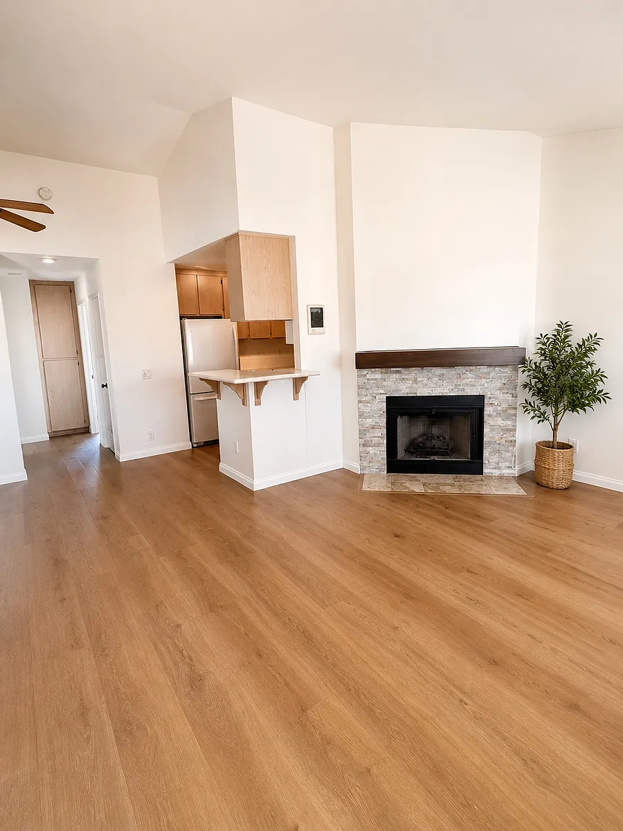 Building Photo - 4536 Arizona St #1