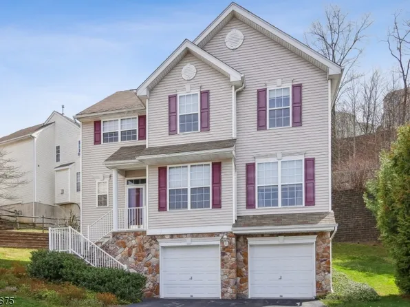 318 Winding Hill Dr, Mount Olive Twp., NJ 07840