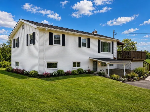 3188 Williamson Rd, Seneca Falls, NY 13148