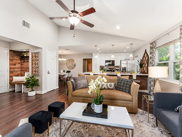 1043 Grand Junction Dr — Photo 20