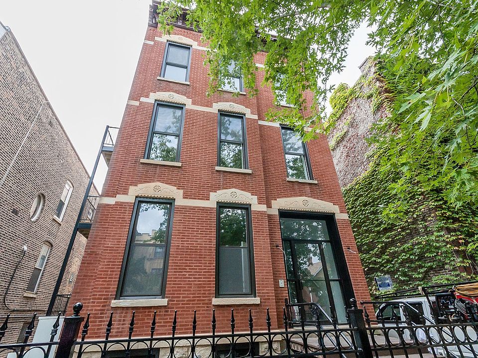 1st image of 2026 N Sheffield Ave APT 2R