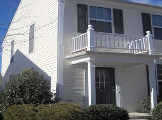 951 Prestwyck Ct, Alpharetta, GA 30004