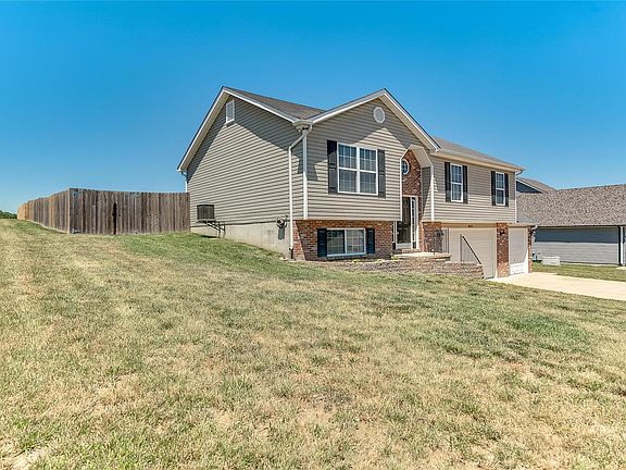 2nd image of 1643 Saint Charles Dr