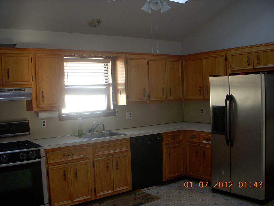 1st image of 10 Bayview Ave