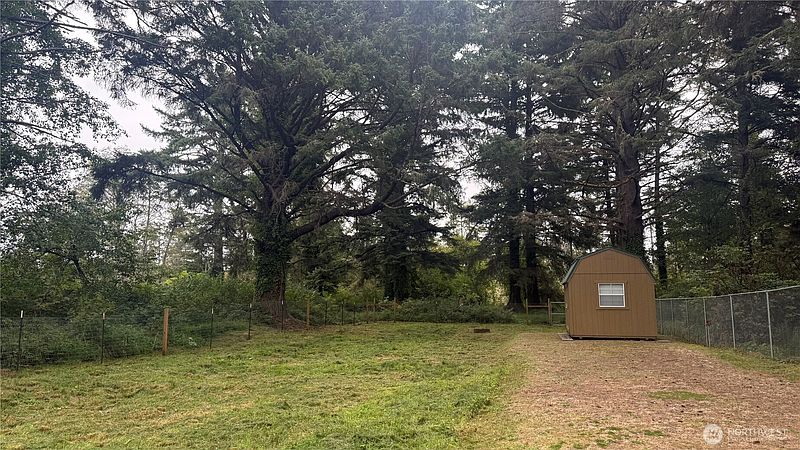 2nd image of 10618 Pacific Way
