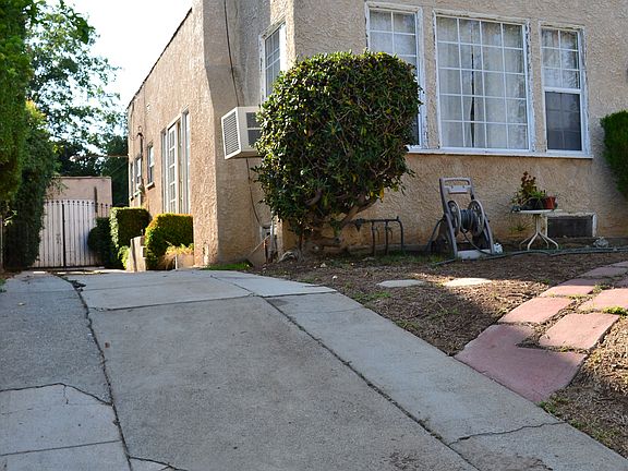 3rd image of 3823 Winchester Ave