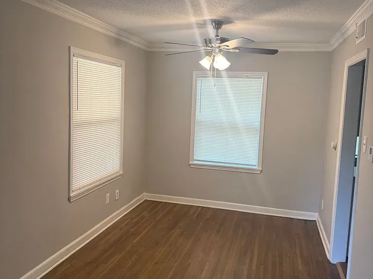 1334 Parkland Rd — Photo 2