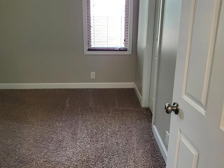 308 W Adams St — Photo 12