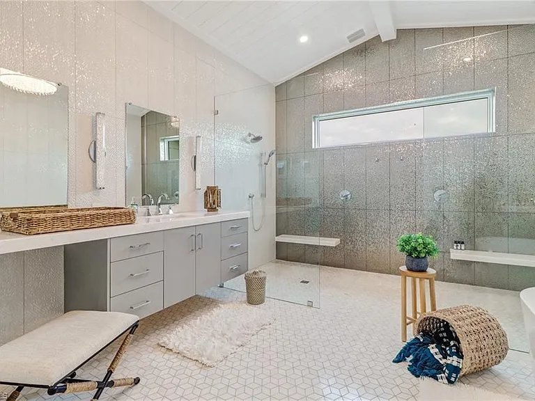 5130 Alpha Ct — Photo 24