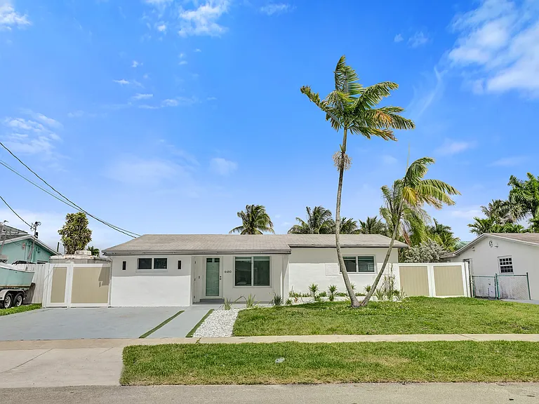 4480 SW 34th Dr — Photo 32