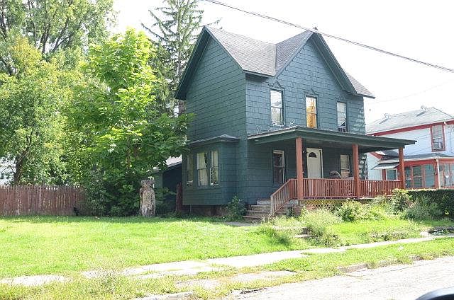 2nd image of 260 Horner St