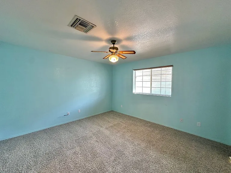 3905 Raymond Ave — Photo 31