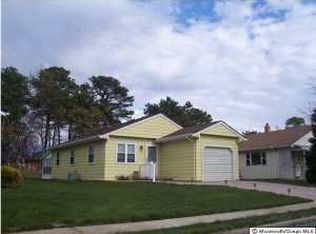 310 Costa Mesa Dr, Toms River, NJ 08757