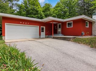 9221 E Grandview Rd, Traverse City, MI 49684