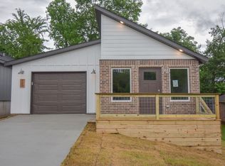 162 S Woodsprings Dr, Fayetteville, AR 72701