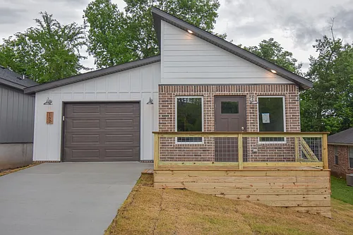 162 S Woodsprings Dr Photo 1