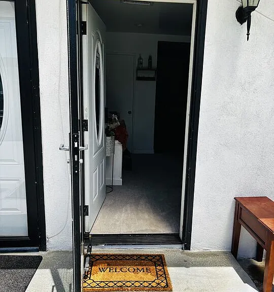 1377 S Sultana Ave — Photo 47