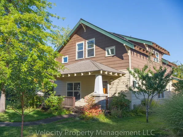2954 NE Red Oak Dr, Bend, OR 97701