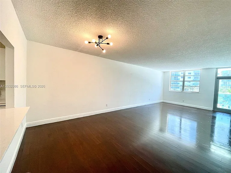 19390 Collins Ave #316 — Photo 8